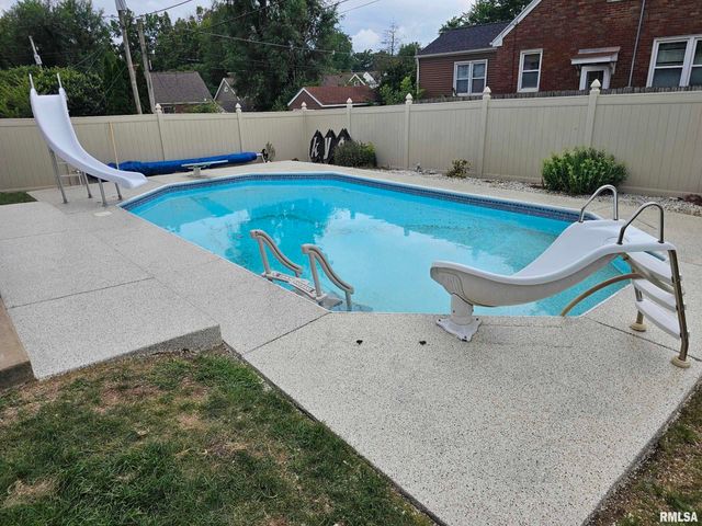 3007 N BIGELOW Street, Peoria, IL 61604