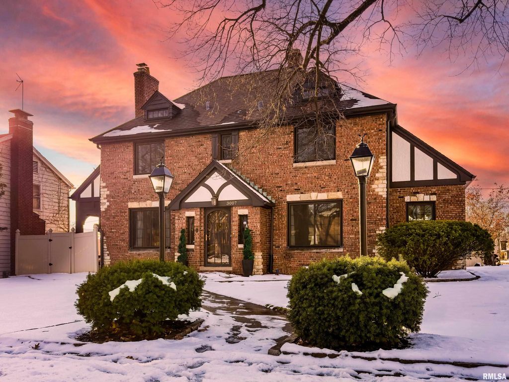 3007 N BIGELOW Street, Peoria, IL 61604