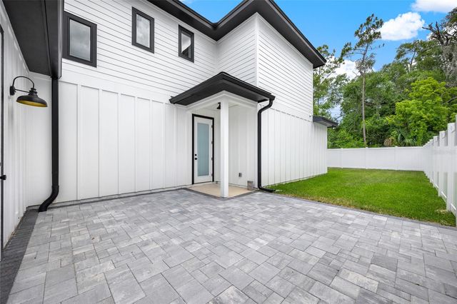 1018 FARMSTEAD STREET, Eustis, FL 32736