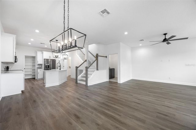 1018 FARMSTEAD STREET, Eustis, FL 32736