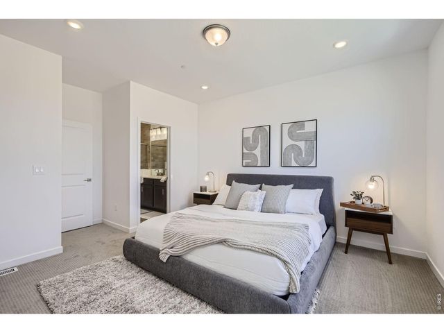 2819 Bear Springs Cir, Longmont, CO 80503