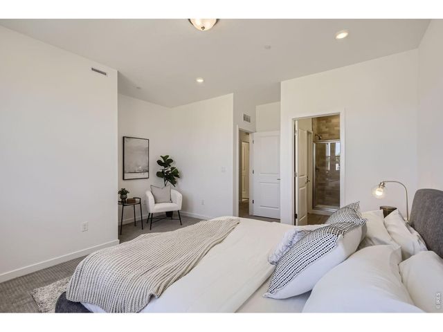 2819 Bear Springs Cir, Longmont, CO 80503