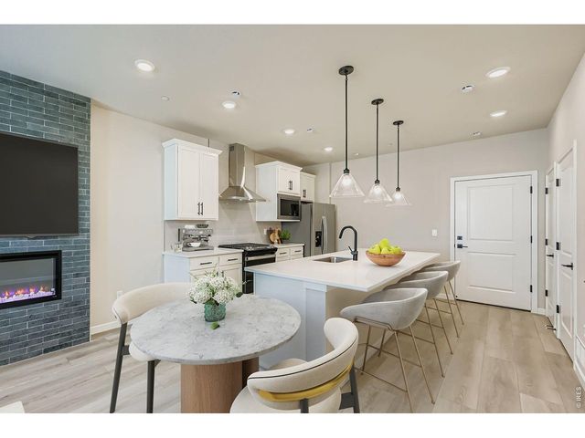 2819 Bear Springs Cir, Longmont, CO 80503