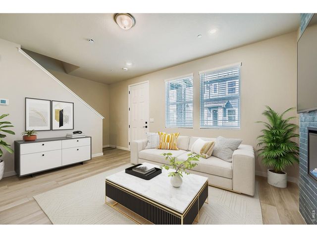 2819 Bear Springs Cir, Longmont, CO 80503