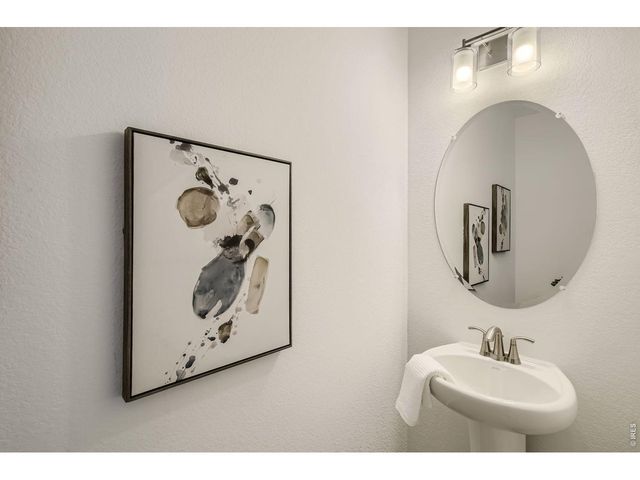 2819 Bear Springs Cir, Longmont, CO 80503