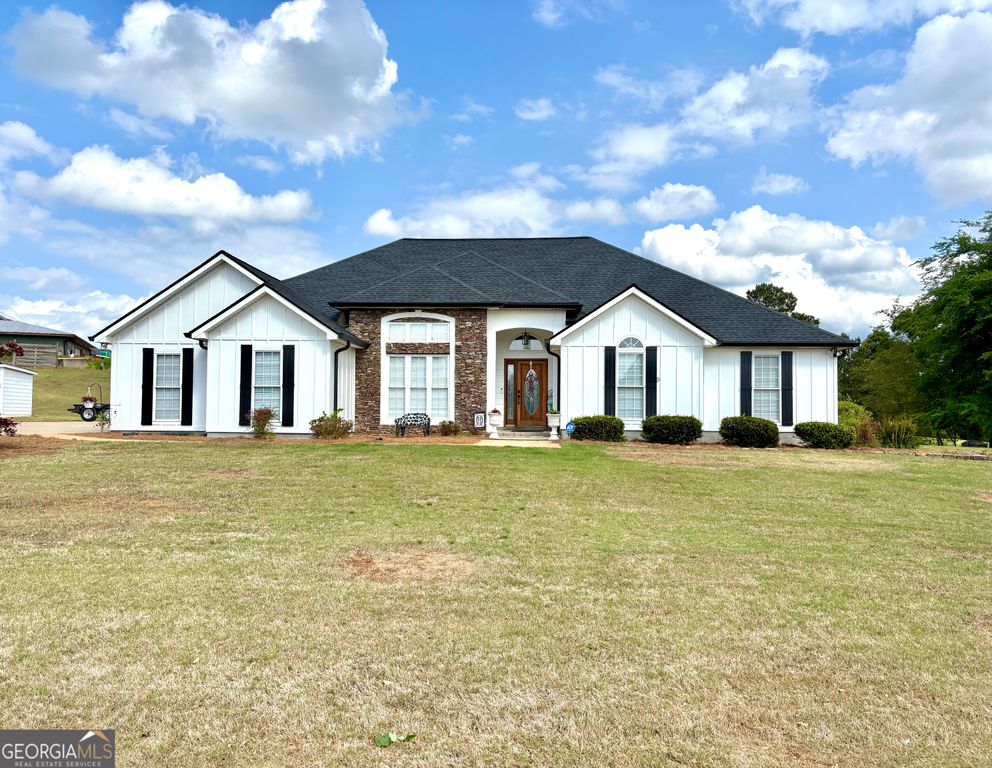 102 Troon Way, Lagrange, GA 30241