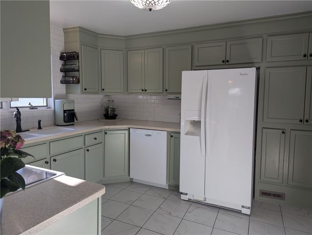 116 Grasmere Road, Lockport Town, NY 14094