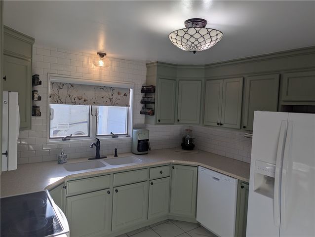 116 Grasmere Road, Lockport Town, NY 14094