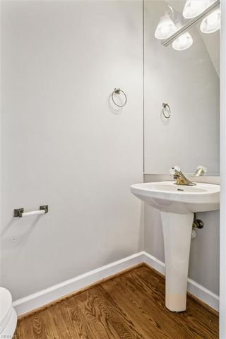 7 Mizzen CIR, Hampton, VA 23664