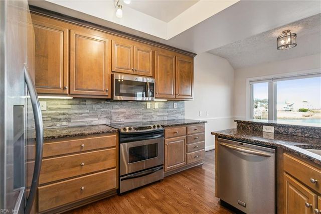 7 Mizzen CIR, Hampton, VA 23664