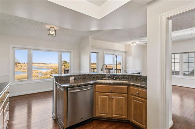 7 Mizzen CIR, Hampton, VA 23664