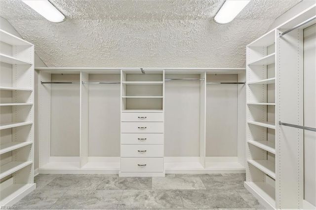 7 Mizzen CIR, Hampton, VA 23664