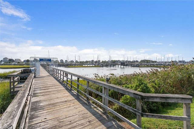 7 Mizzen CIR, Hampton, VA 23664