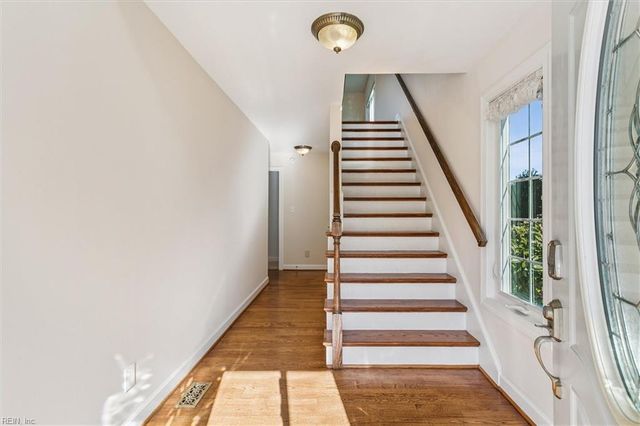 7 Mizzen CIR, Hampton, VA 23664