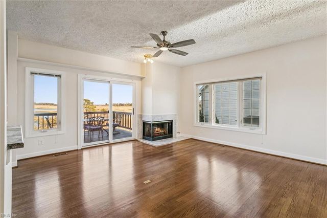 7 Mizzen CIR, Hampton, VA 23664