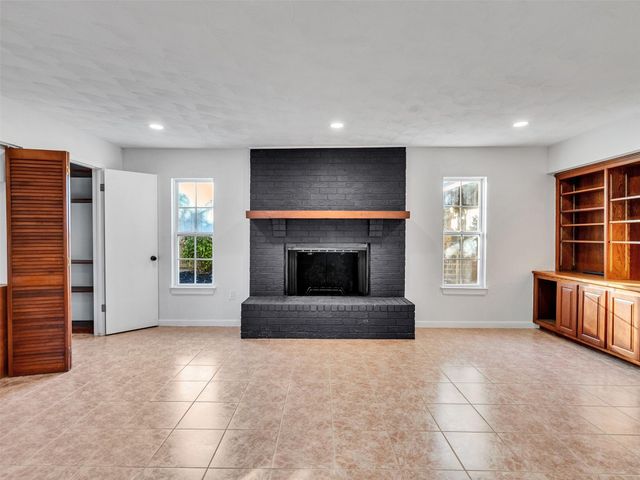 3504 80th Street Street, Galveston, TX 77551