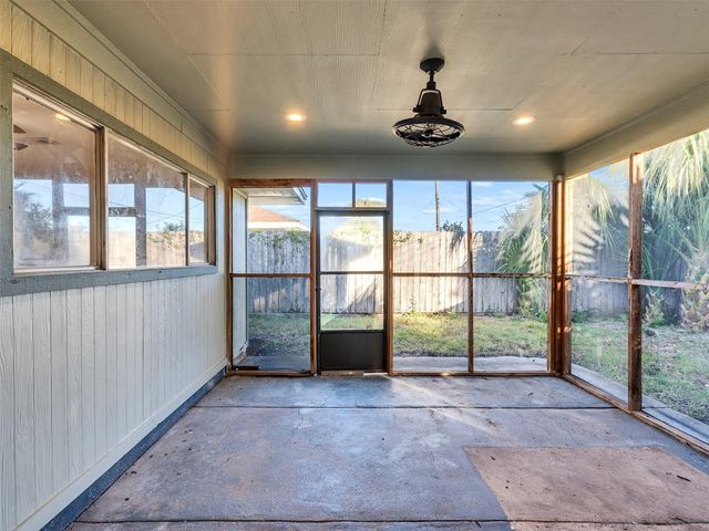 3504 80th Street Street, Galveston, TX 77551