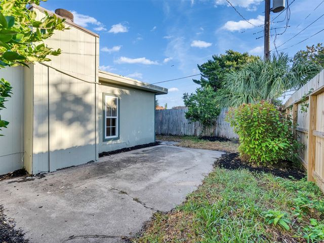 3504 80th Street Street, Galveston, TX 77551