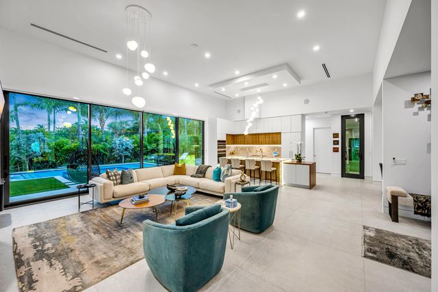215 NE 28TH Court, Wilton Manors, FL 33334