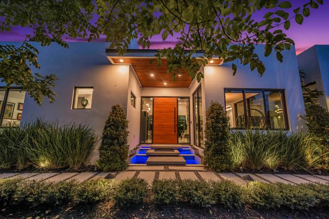 215 NE 28TH Court, Wilton Manors, FL 33334