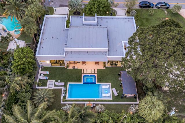 215 NE 28TH Court, Wilton Manors, FL 33334