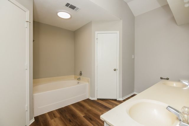 10208 Dawson Trail, Fort Worth, TX 76108