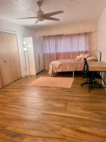 8646 SW 94th St, Miami, FL 33156