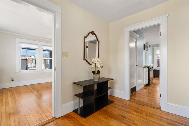 35 Boardman St, Worcester, MA 01606