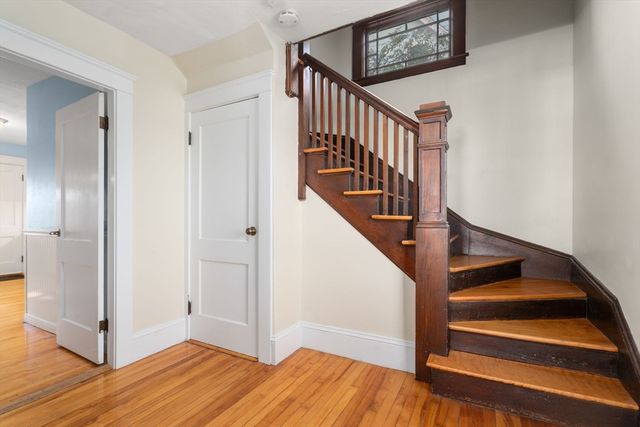 35 Boardman St, Worcester, MA 01606