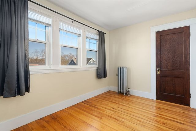 35 Boardman St, Worcester, MA 01606