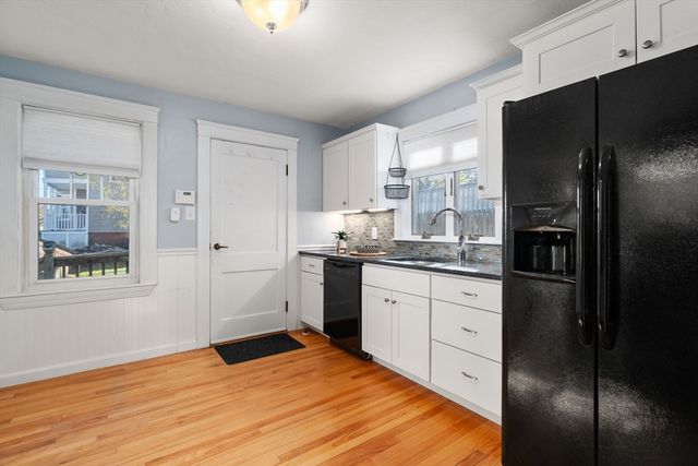 35 Boardman St, Worcester, MA 01606