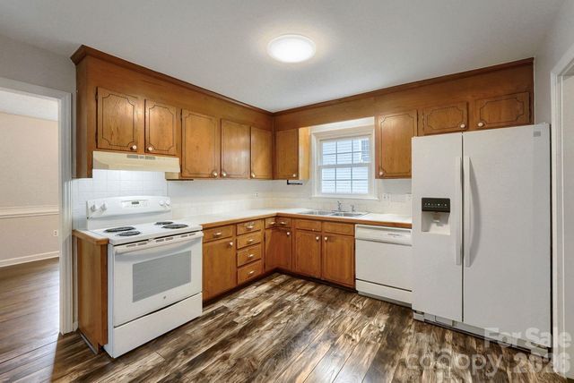1628 Bonnie Lane, Charlotte, NC 28213
