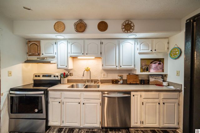 587 Elder St, Calvert City, KY 42029