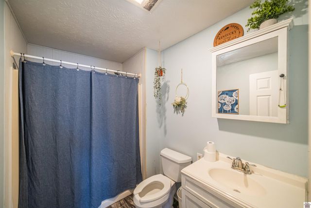 587 Elder St, Calvert City, KY 42029