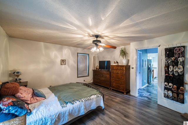 587 Elder St, Calvert City, KY 42029