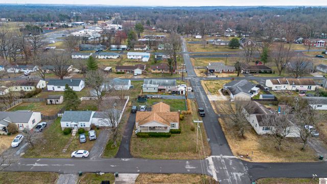 587 Elder St, Calvert City, KY 42029