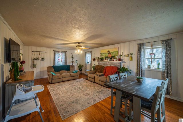 587 Elder St, Calvert City, KY 42029