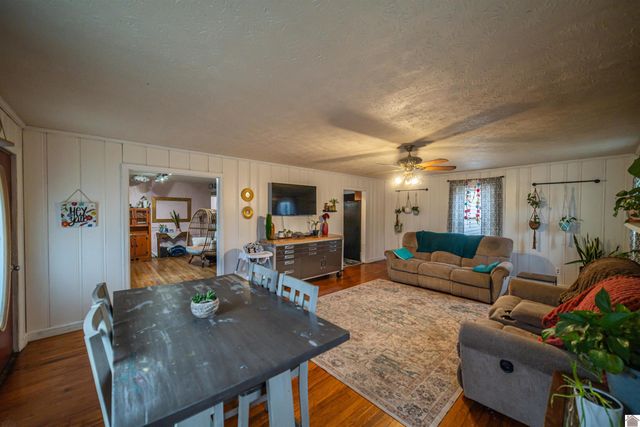 587 Elder St, Calvert City, KY 42029