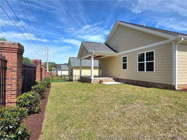 1822 Fordham Drive, Fayetteville, NC 28304