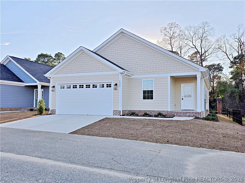 1822 Fordham Drive, Fayetteville, NC 28304