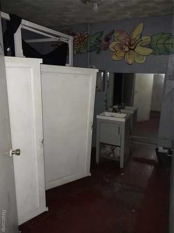 13001 Warren Avenue, Detroit, MI 48215