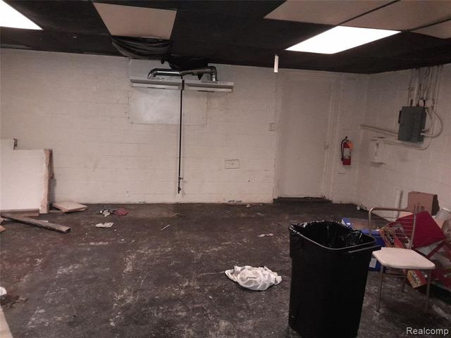 13001 Warren Avenue, Detroit, MI 48215