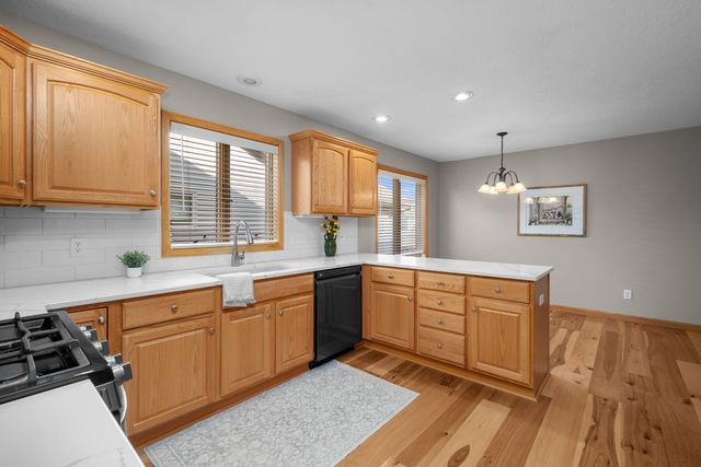 1126 W Le Claire Road 0, Eldridge, IA 52748