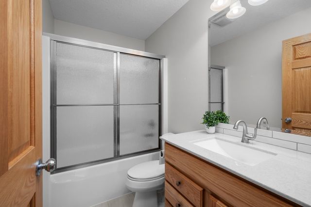 1126 W Le Claire Road 0, Eldridge, IA 52748