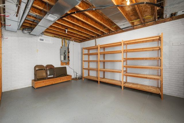 1126 W Le Claire Road 0, Eldridge, IA 52748