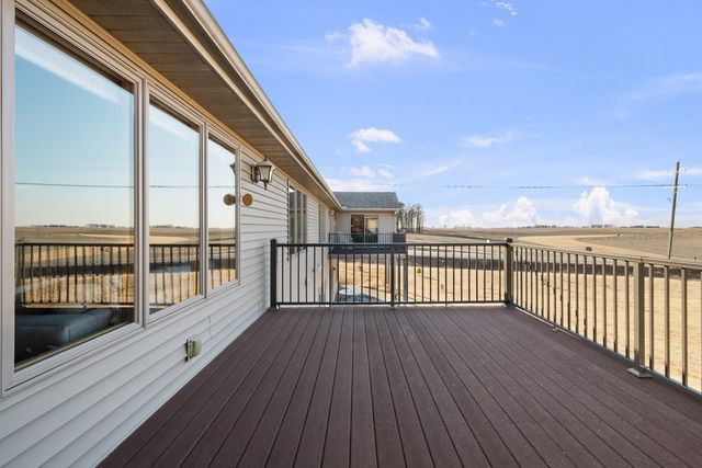 1126 W Le Claire Road 0, Eldridge, IA 52748