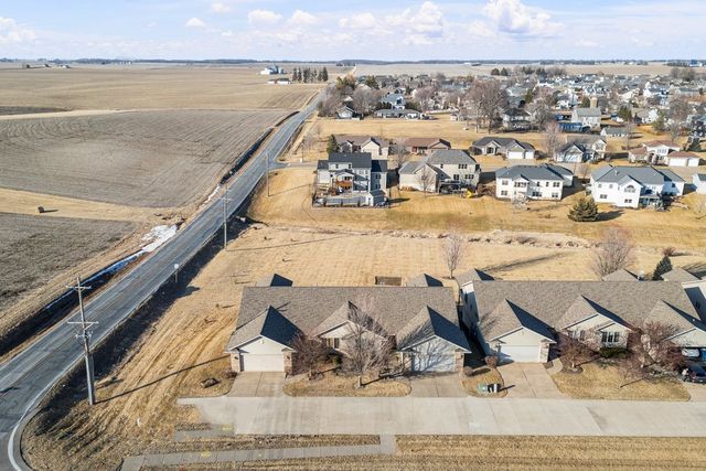 1126 W Le Claire Road 0, Eldridge, IA 52748