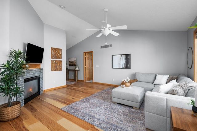 1126 W Le Claire Road 0, Eldridge, IA 52748