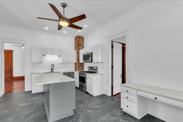 202 E Daggy Street, Tuscola, IL 61953