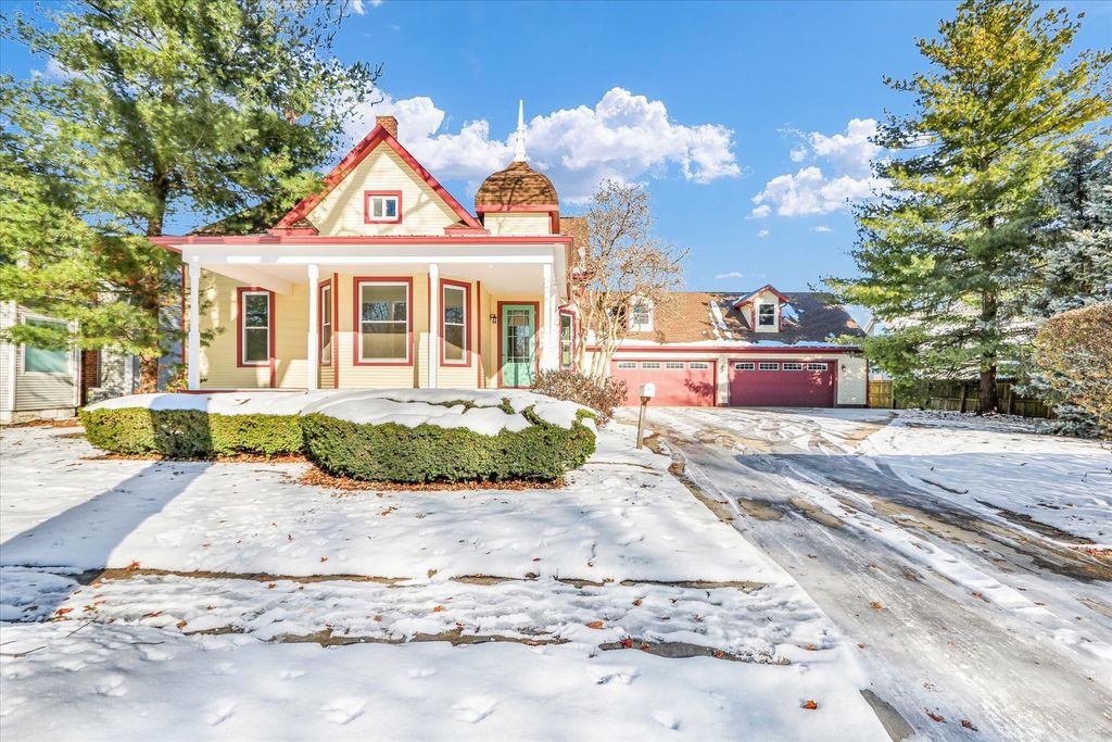 202 E Daggy Street, Tuscola, IL 61953